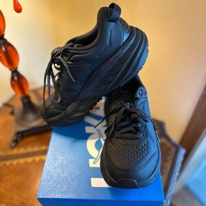 EUC Women’s Hoka Bondi SR